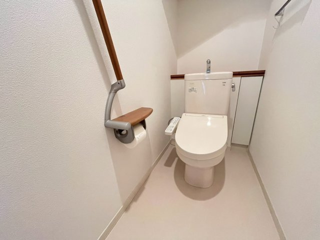 高丸1丁目戸建のトイレ