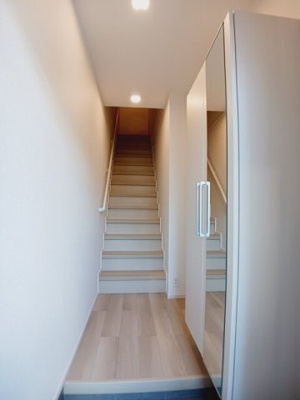 【玄関】 | モダンパレス