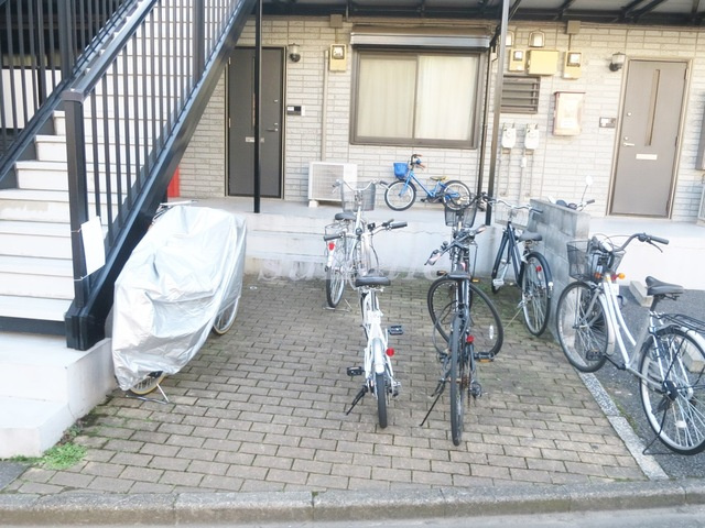 グレイシス王子Ａ棟の外観|駐輪場になります