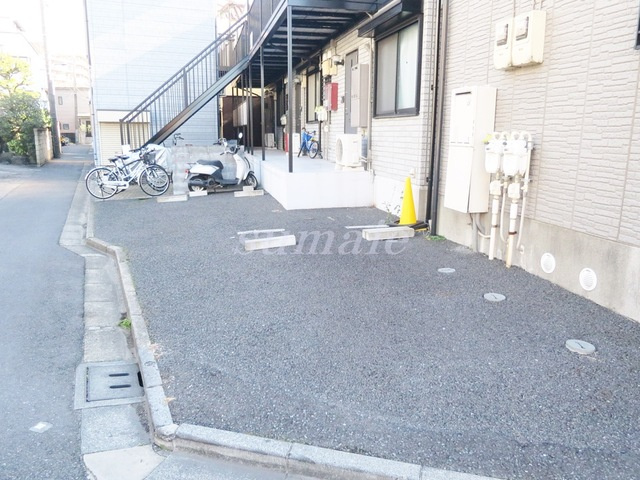 グレイシス王子Ａ棟の駐車場|敷地内の駐車場です