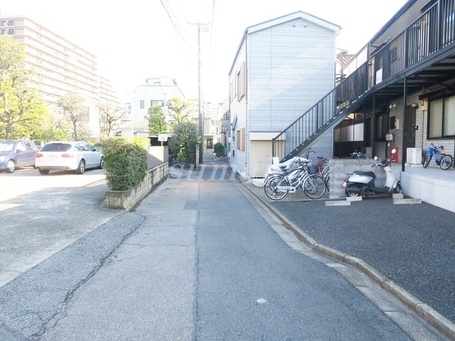 グレイシス王子Ａ棟の外観|アパート前の通りになります