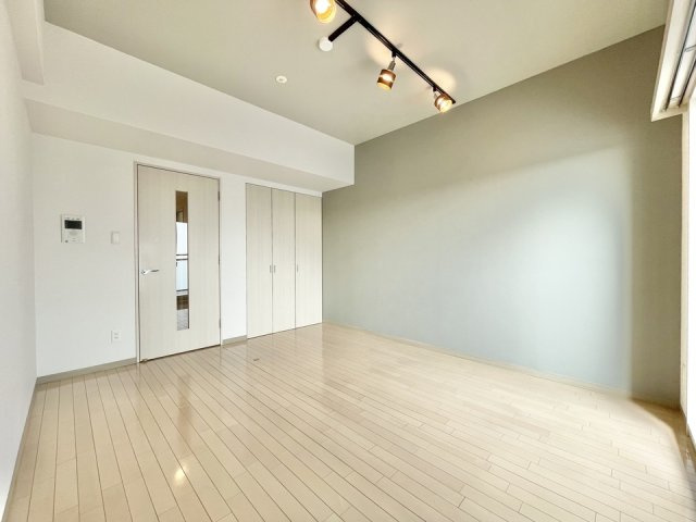 ディークレスト太子堂駅前Eastの洋室