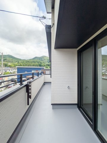 有野台６丁目マリンホーム施工新築一戸建２号地のバルコニー