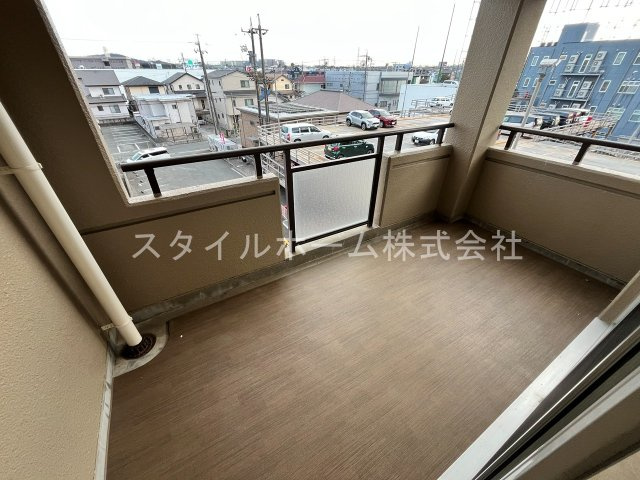 第一丸中マンションのバルコニー