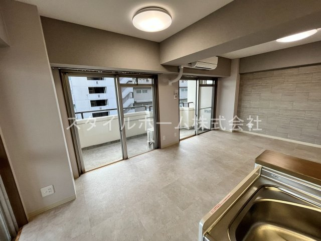 第一丸中マンションの居間・リビング