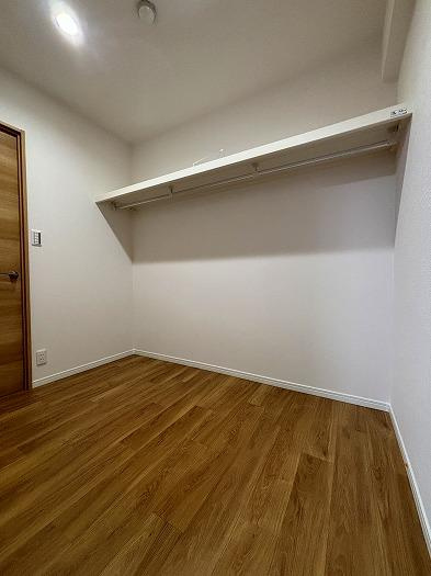 鷺沼東パーク・ホームズ弐番館の洋室|約5.8帖（WIC）