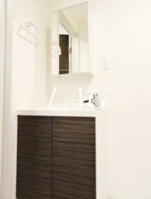 【洗面所】 | Brookdean | 独立洗面台です。