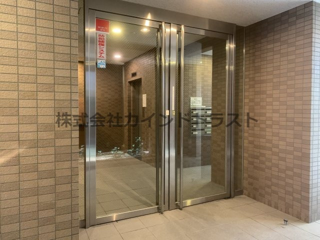 グランドール有本のエントランス|建物の内部です