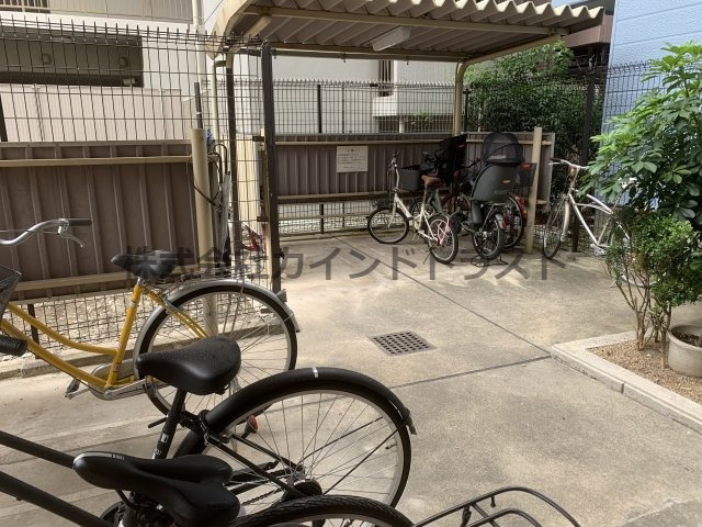 グランドール有本の駐車場|駐車スペースもあります