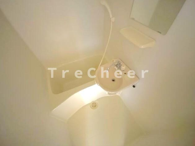 メゾンユニソール神楽坂の浴室