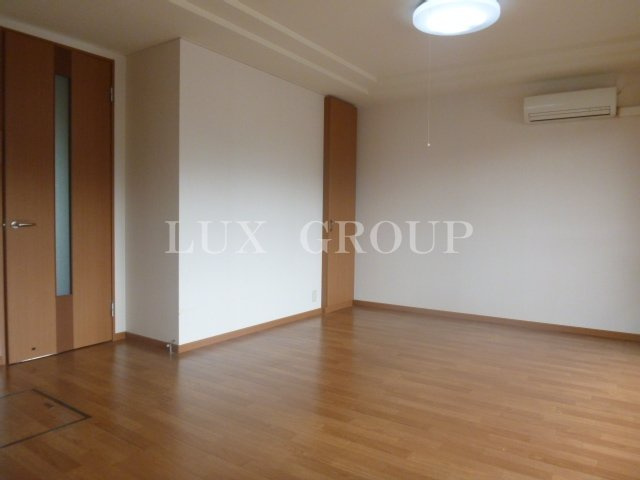 【洋室】 | シャトー・ル・レーヴ壱番館