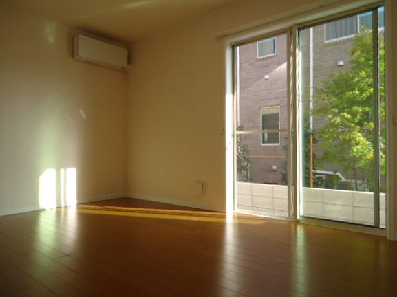 St.Northの居間・リビング|別部屋の写真です