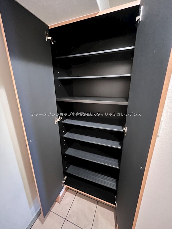 リード大手町の収納