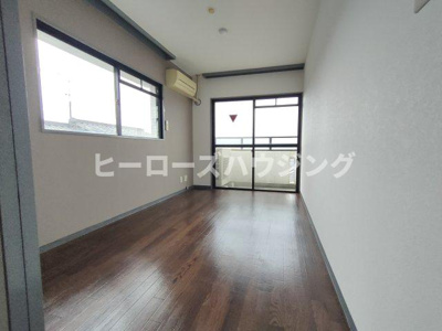 【寝室】 | グランドハイツ豊中 | ※同タイプの写真となり、実際のお部屋とは異なる場合があります