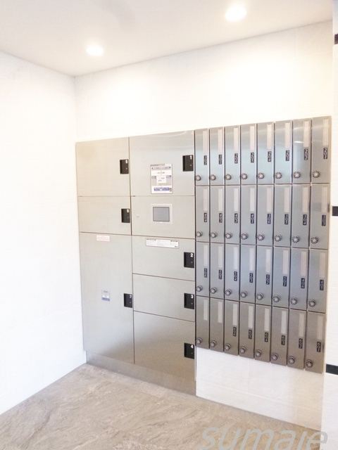 リヴシティ王子弐番館のロビー|宅配BOX完備です☆