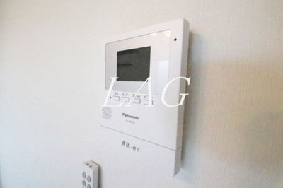 【セキュリティ】 | Alana Hill | モニター付きインターフォンです。