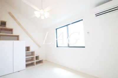 【居間・リビング】 | Alana Hill | 洋室のお部屋です。