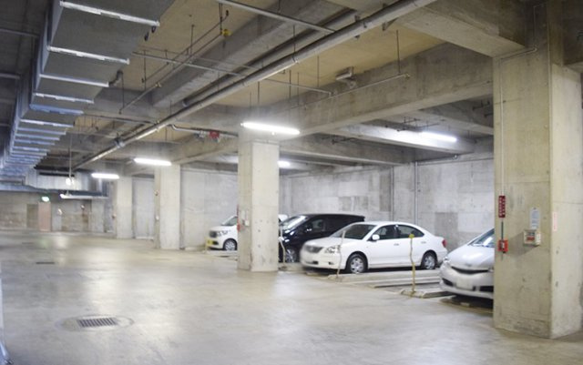 アーベイン朝霞マインプレイスの駐車場