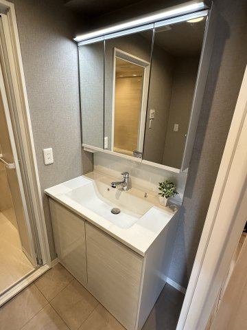 アーベイン朝霞マインプレイスの独立洗面台