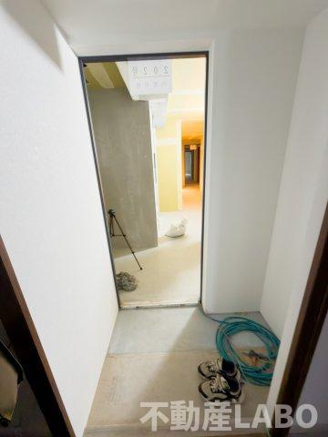 トーシンイーストビルの玄関