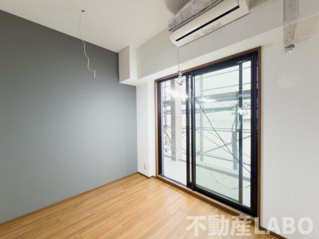 トーシンイーストビルの洋室