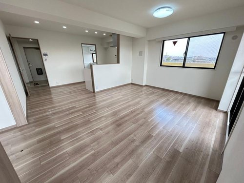 ロイヤルシャトー夙川公園の居間・リビング