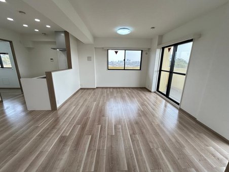 ロイヤルシャトー夙川公園の居間・リビング