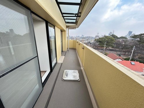 ロイヤルシャトー夙川公園のバルコニー