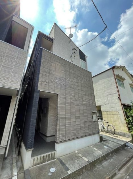 グランサムハウス王子神谷のエントランス