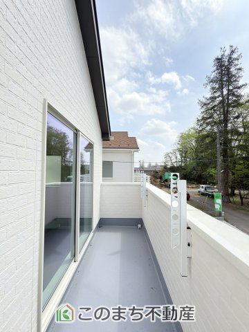 ハートフルタウン宇都宮市下岡本町2115番のバルコニー|"南向きバルコニーがございます！
陽当りが確保されておりますので洗濯物も速乾です！"
