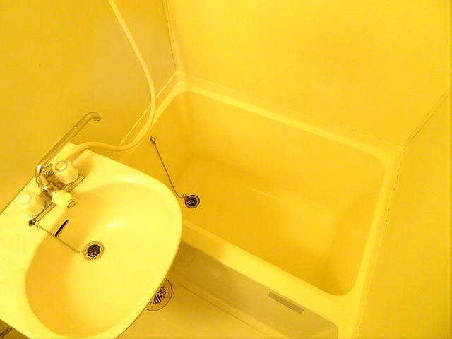 クリスタル東松原の浴室