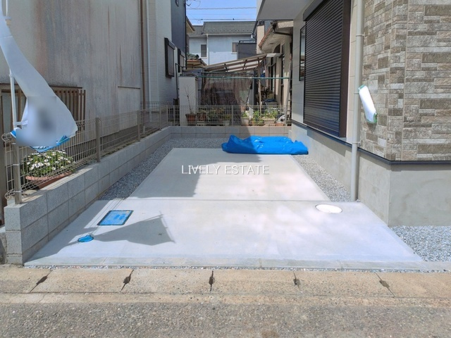 越谷市大字大房 新築分譲住宅の駐車場