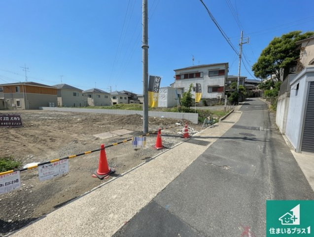 八幡市八幡隅田口　第2期　新築一戸建ての前面道路含む現地写真|周辺は落ち着いた街並みの住宅地！子育てがしやすい住環境です！まだ未完成ですが、現地でしかわからない事もございます。是非一度ご覧ください。