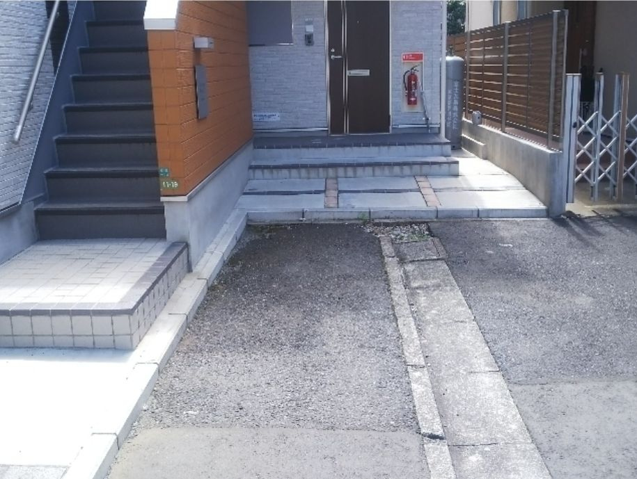 Walea明大前（ワレア明大前）のエントランス