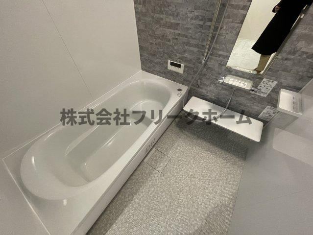 小金井市東町３丁目の一戸建ての浴室