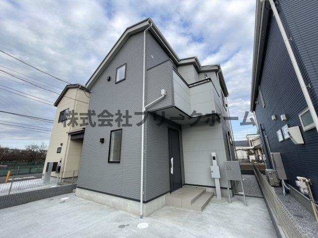 小金井市東町３丁目の一戸建ての玄関