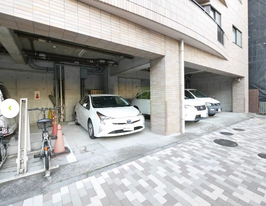 文京ツインタワーの駐車場