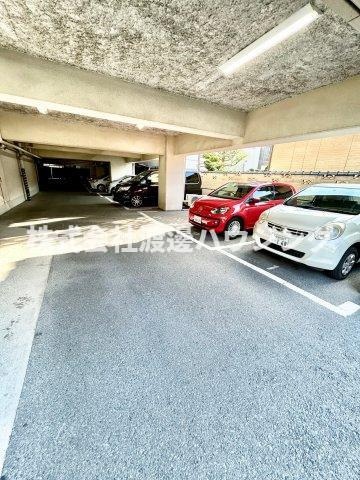 エタニ第2ビルの駐車場