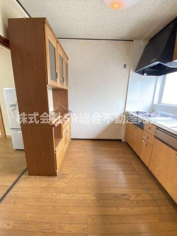 菱江1丁目中古戸建のキッチン|明るいダイニングキッチンです。