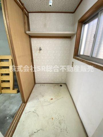 菱江1丁目中古戸建の脱衣所|室内洗濯機置場もあり広めの脱衣場です！