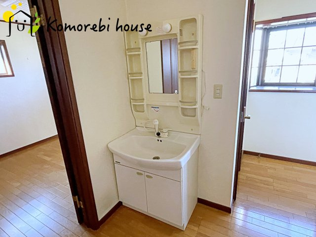 白岡市篠津　中古一戸建ての独立洗面台|26.2.21撮影済み