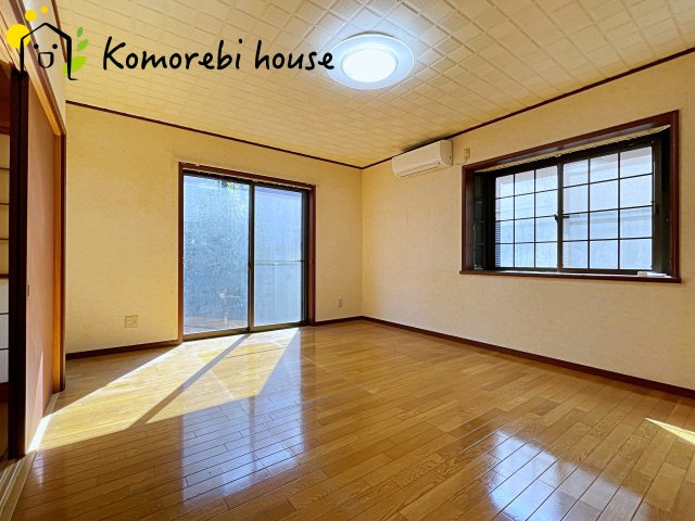 白岡市篠津　中古一戸建ての居間・リビング|26.2.21撮影済み