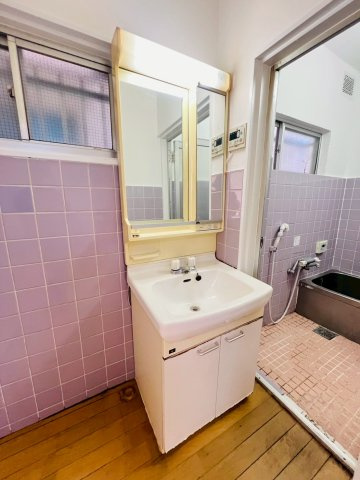 東垂水２丁目貸家の洗面所