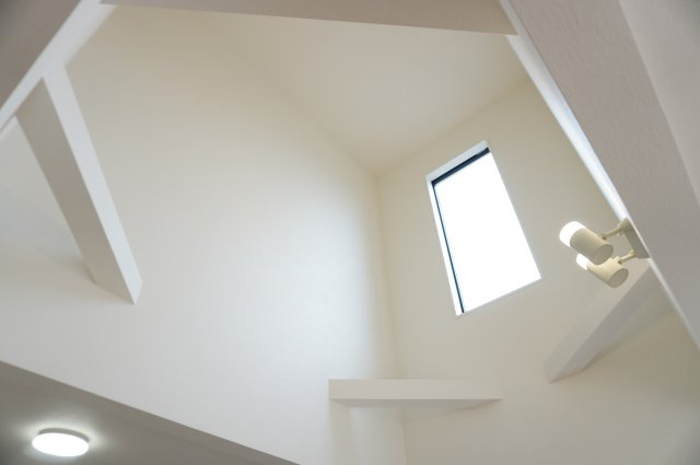 越谷市宮本町3丁目 新築分譲住宅の内装|吹抜け