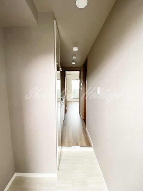 平塚市袖ケ浜のアパートの玄関