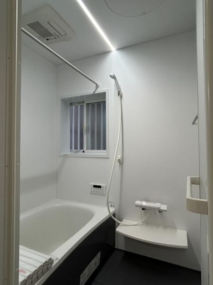 【浴室】 | 仲介手数料無料！船木小学校に通えるリフォーム済み中古住宅　宇部市大字船木 | コンパクトで使いやすいお風呂です