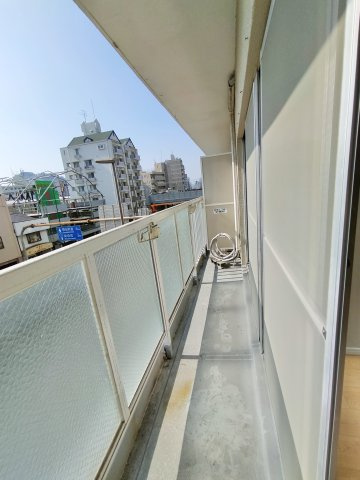 日商岩井京橋ハイツのバルコニー