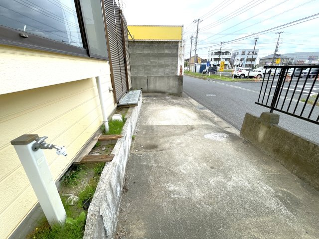 藤井邸の駐車場