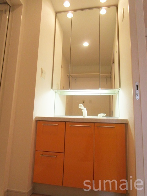 ロイヤルパークス新田の洗面所|洗面所です☆