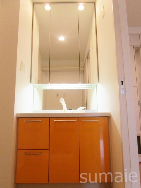 ロイヤルパークス新田の洗面所|洗面所です☆